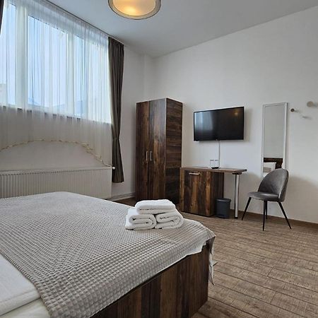 Neva Apartments Făgăraş Exteriör bild